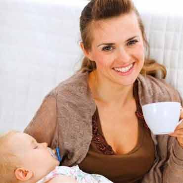 Який чай можна пити при годуванні груддю? - фото