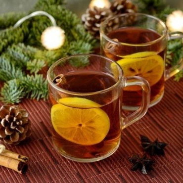 Що налити гостям на Новий рік: 5 простих рецептів новорічного чаю фото